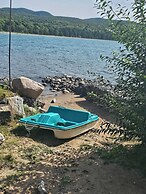 Lake Superior Waterffront Main Unit of Duplex Sleeps 8 ppl