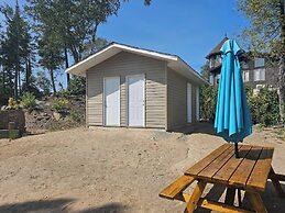 Lake Superior Waterffront Main Unit of Duplex Sleeps 8 ppl