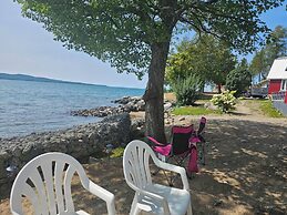 Lake Superior Waterffront Main Unit of Duplex Sleeps 8 ppl