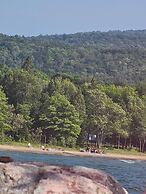 Lake Superior Waterffront Main Unit of Duplex Sleeps 8 ppl