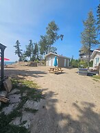 Lake Superior Waterffront Main Unit of Duplex Sleeps 8 ppl