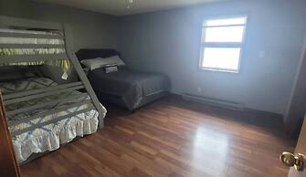 Lake Superior Waterffront Main Unit of Duplex Sleeps 8 ppl