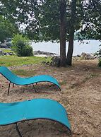 Lake Superior Waterffront Main Unit of Duplex Sleeps 8 ppl