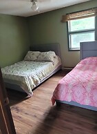 Lake Superior Waterffront Main Unit of Duplex Sleeps 8 ppl
