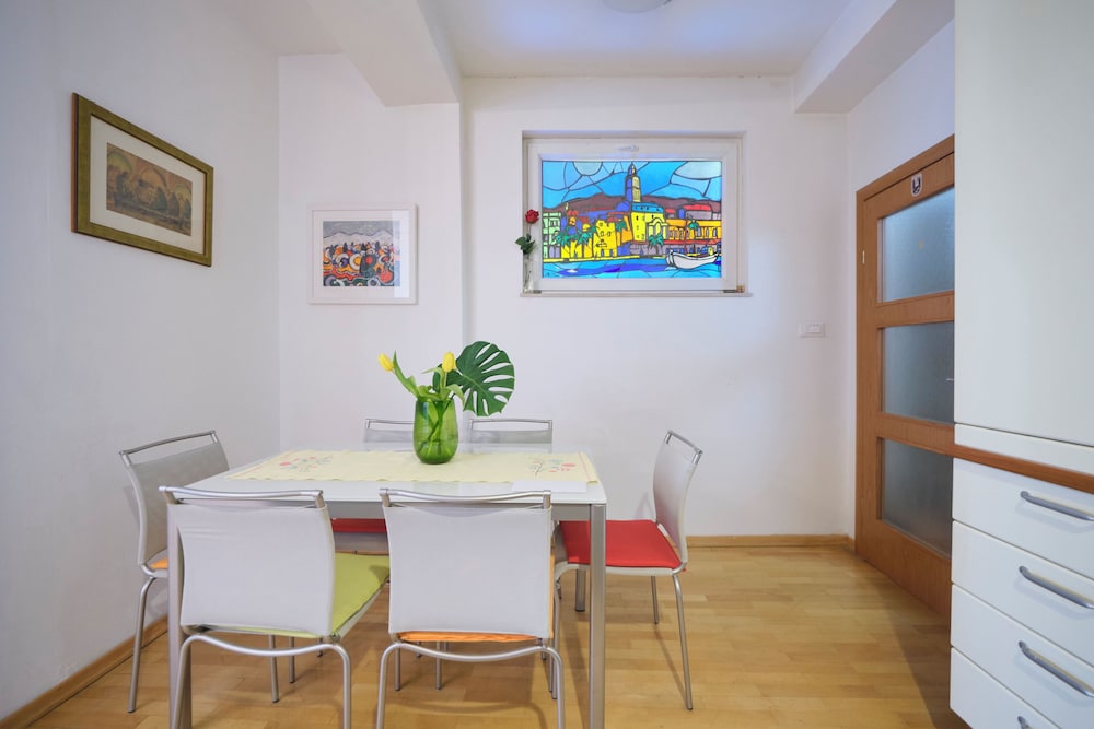 Old Town Art Apartment Split by Litto
