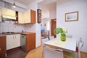 Old Town Art Apartment Split by Litto