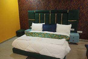 Hotel Konaaz Inn