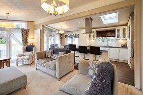 Host Stay Sutton Lodge