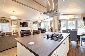 Host Stay Sutton Lodge