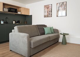 Limehome Versailles Rue du Bailliage