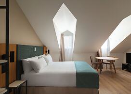 Limehome Versailles Rue du Bailliage