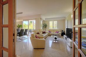 Beau 3 Chambres Piscine Parking A3b134