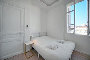 Exceptionnel 3 Chambres Balcon Carr d or A3b129