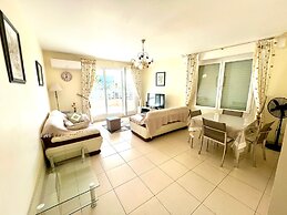 3 pi ces Terrasse et Parking A2b237