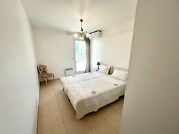 3 pi ces Terrasse et Parking A2b237