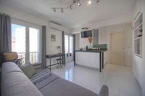 Studio Fonctionnel et Confortable A0b204