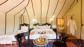 Merzouga  Aicha Luxury Camp