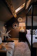 Boutique Luxury Cottage Cheshire Wedding Guests