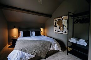 Boutique Luxury Cottage Cheshire Wedding Guests