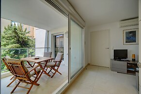 Moderne 2 Pieces Climatise Avec Terrasse A1b230