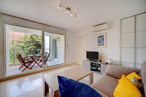 Moderne 2 Pieces Climatise Avec Terrasse A1b230