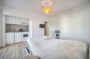 Lumineux Studio Avec Loggia A0b203