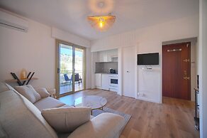 Lumineux Studio Avec Loggia A0b203