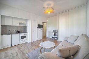 Lumineux Studio Avec Loggia A0b203