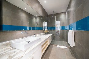 3 BR Condo with Rooftop Pool - Love 203