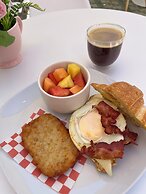 Club 27  Hostal Cafe & Spa