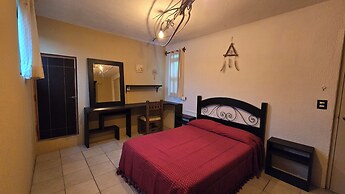 Casa del Árbol Hostel Xochimilco