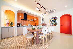 Candy House Pool Villa with KTV