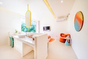 Candy House Pool Villa with KTV