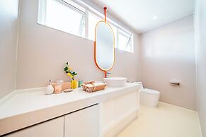 Candy House Pool Villa with KTV