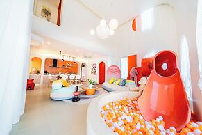 Candy House Pool Villa with KTV