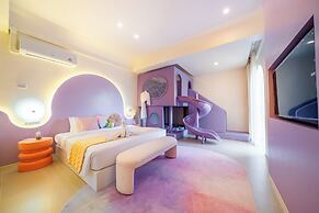 Candy House Pool Villa with KTV