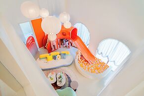 Candy House Pool Villa with KTV