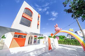 Candy House Pool Villa with KTV