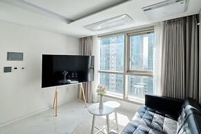 UH FLAT THE SEOCHO NEW WINGS