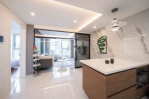 UH FLAT THE SEOCHO NEW WINGS