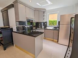 Beachfront 5-bedroom - by KohChangVillas