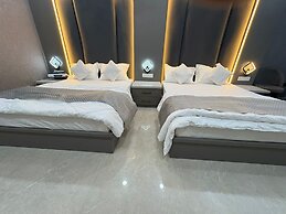 Hotel R J Heights