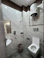 Hotel R J Heights