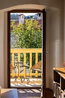Villa Kobdilj 1835 with Shared Courtyard