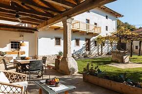 Villa Kobdilj 1835 with Shared Courtyard