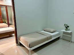 Cendhani Raras Gallery
