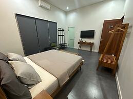 Cendhani Raras Gallery
