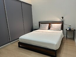 Cendhani Raras Gallery