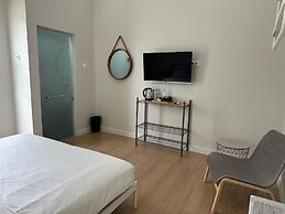 Cendhani Raras Gallery