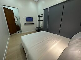 Cendhani Raras Gallery